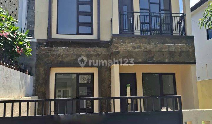 Di Jual Rumah Strategis  1