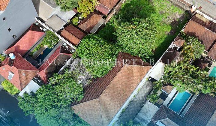 Dijual Tanah 960 m² Seminyak, Bali 2