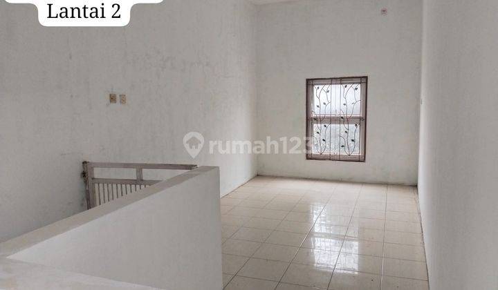 ruang keluarga rumah shm di jl sentani