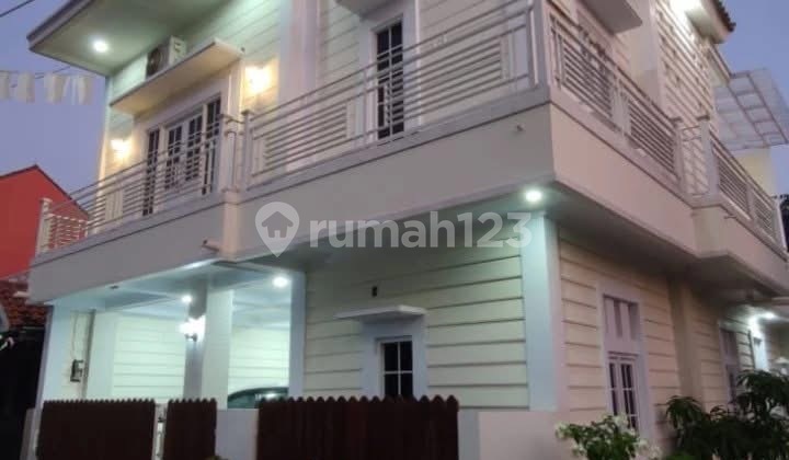 Rumah Baru di Nuansa Majasem American Clasik, Cirebon Rumah Baru di Nuansa Majasem American Clasik, Cirebon