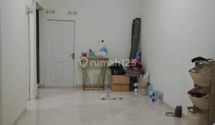 Rumah / Villa Kuningan Jawa barat dalam cluster 2