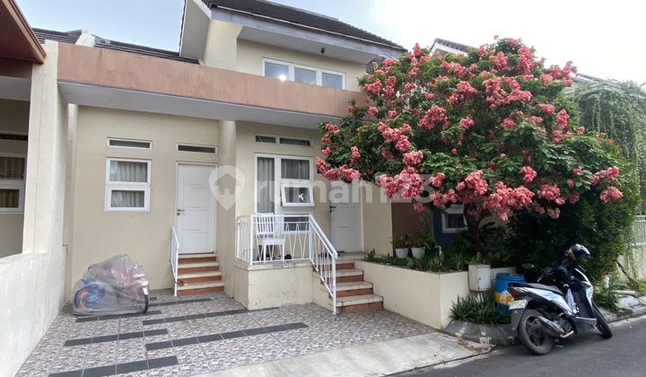 Khasitma Residence One Gate House, 145m² Wide, Cheap, SHM, Can Take Over Khasitma Residence One Gate House, 145m² Wide, Cheap, SHM, Can Take Over