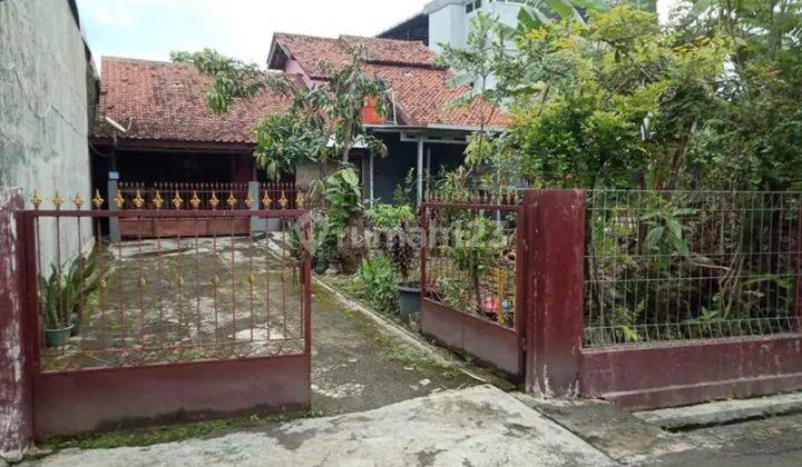 di Rumah Dekat Jl Cipto Akses Jalan Lebar, Cirebon 1