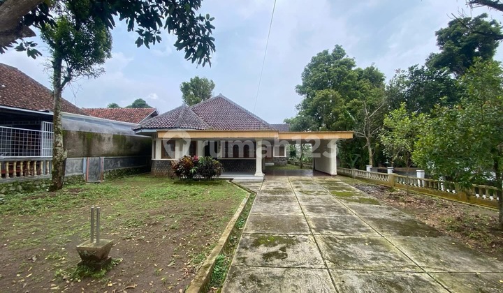 Villa Cilimus Kuningan Near the Foot of Mount Ciremai Area 665M Hook