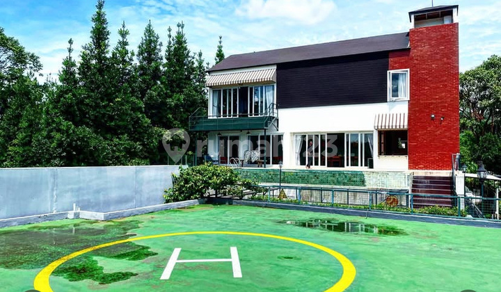 Luxury House / Villa in Dago Bandung with Helipad, Swimming Pool, Best View Area Villa Luxury House / Villa in Dago Bandung with Helipad, Swimming Pool, Best View Area Villa