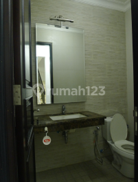 DISEWAKAN RUMAH MEWAH LOKASI STRATEGIS KEMANG 1