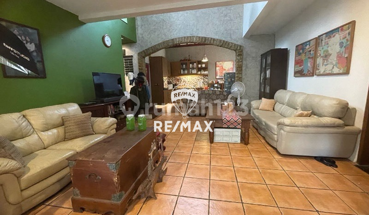 For Sale: Serene Bintaro Sector 9 House, Flood-Free, Near Toll Road For Sale: Serene Bintaro Sector 9 House, Flood-Free, Near Toll Road