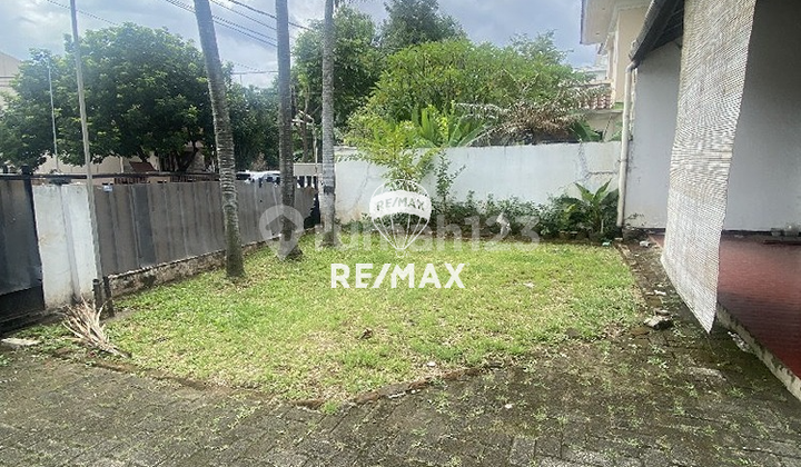 Rumah 2 Lantai di Pangkalan Jati, Cinere Depok - LT 270 M² LB 200 M², 5 Kt, SHM 2