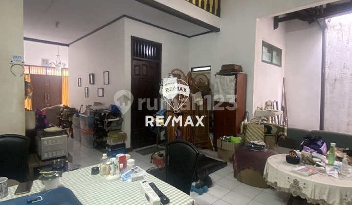 Rumah 2 Lantai di Pangkalan Jati, Cinere Depok - LT 270 M² LB 200 M², 5 Kt, SHM 1