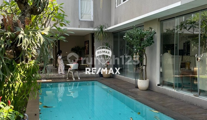 Luxury House for Sale at an Affordable Price in Bintaro Veteran Area 2