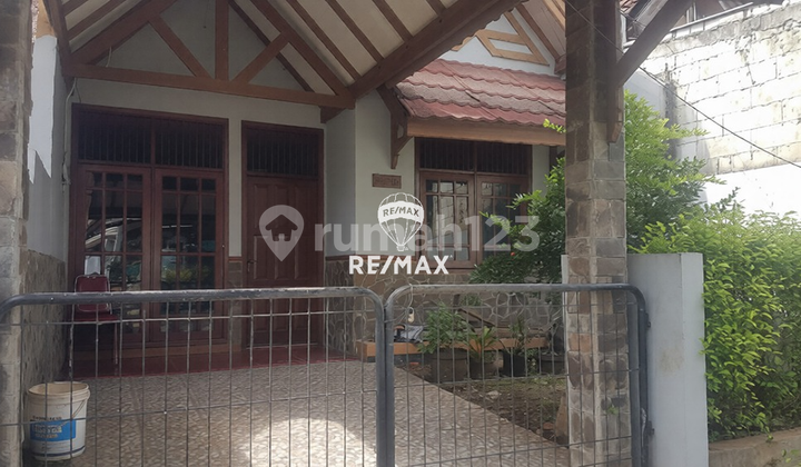 Dijual Rumah Griya Depok Asri Depok Ii LT 107 M² Harga 1,1 M Dijual Rumah Griya Depok Asri Depok Ii LT 107 M² Harga 1,1 M