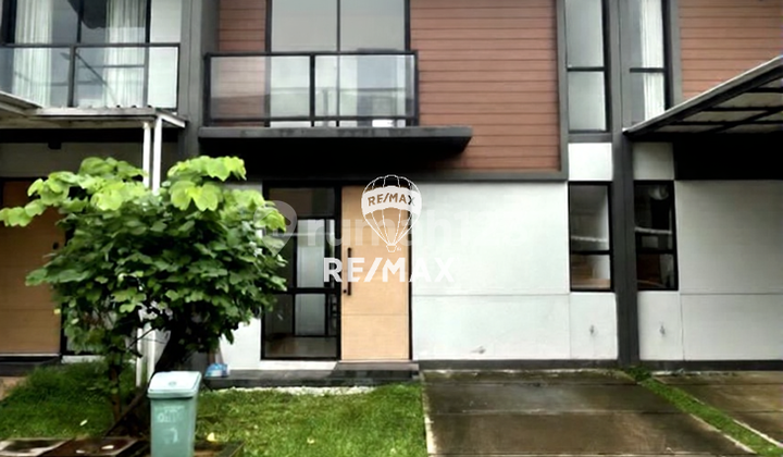 Beautiful 2-Story House Strategically Located Comfortably Close to UPH Campus and Toll Road 1