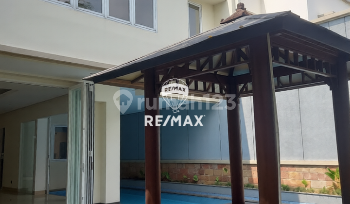 Townhouse Pejaten Barat Luxurious, Comfortable, and Strategically Located House.