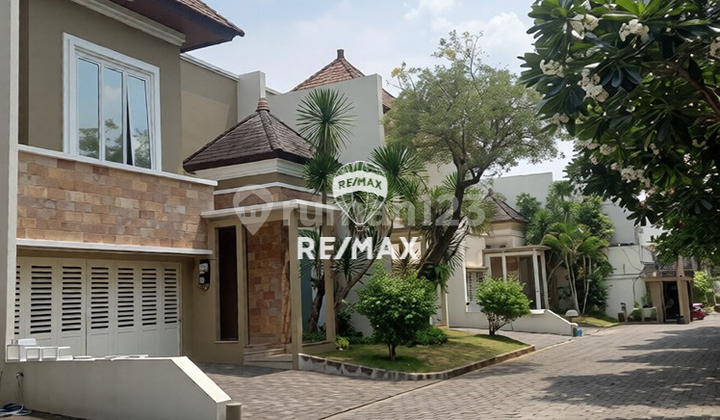 Townhouse Pejaten Barat Luxurious, Comfortable, and Strategically Located House. 2