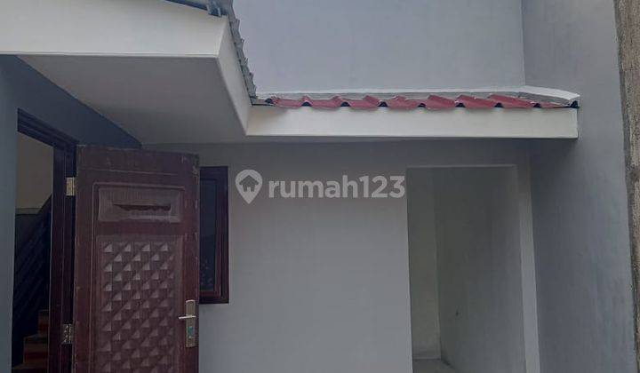 Dijual Rumah Mewah Posisi Hook Rapi Siap Huni di Banjar Wijaya 2