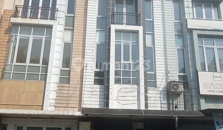 Disewakan Ruko 3.5 Lantai Malibu Cengkareng Jakarta Barat