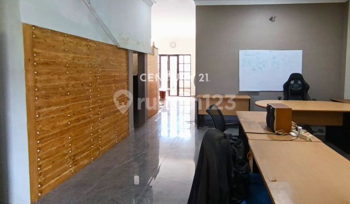 Office House for Business and Residence in Front of Empire XXI Jogja Office House for Business and Residence in Front of Empire XXI Jogja