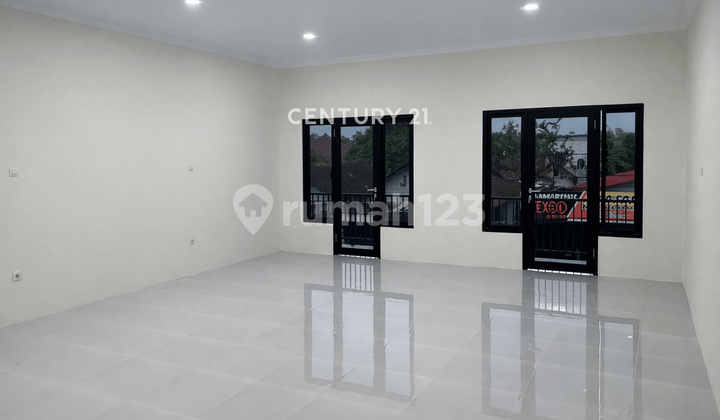 2-Storey Shop House by the Roadside Near Stan Maguwoharjo Market 2