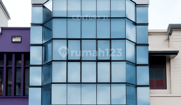 2-Story Shop House for Rent 100 Per Year 10 Minutes West of Malioboro