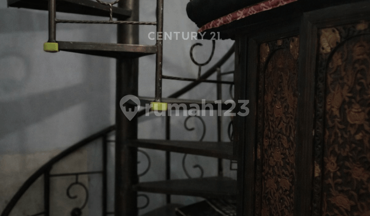 2-Story House Near UGM Campus, Suitable for Living 2