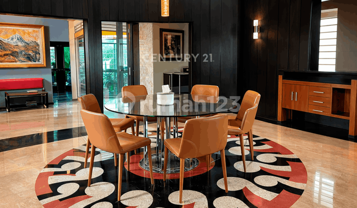 Shop House with Basement near Kotagede Market Ideal for Business 2