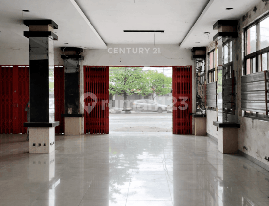 2-Storey Shop House on the Side of North Ring Road, Near Pakuwon Mall 2