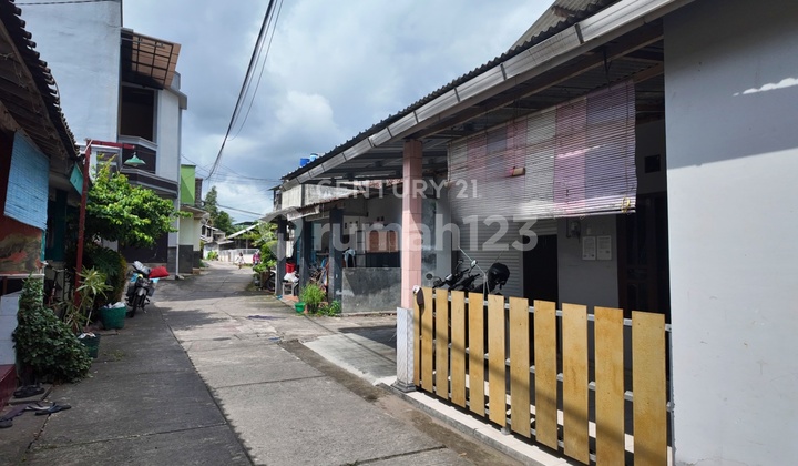 4BR House in Condongcatur Near UGM Campus Only 2.8 Billion