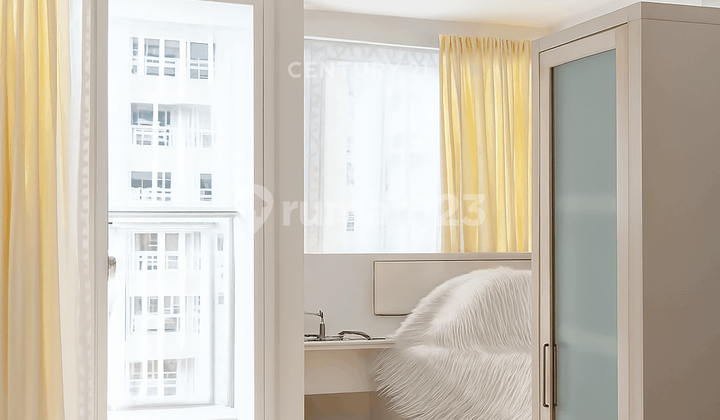 Free to Come and Go When Coas This Apartment is Only 5 Mins from UGM