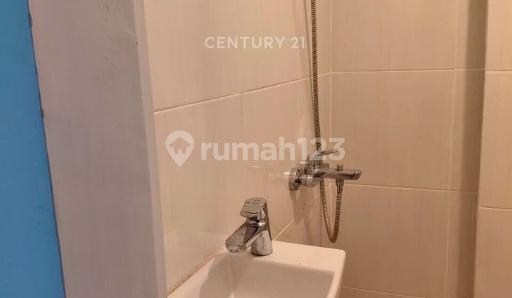 Apartment on the 6th Floor, Just 500M from Atma Jaya Campus II Apartment on the 6th Floor, Just 500M from Atma Jaya Campus II