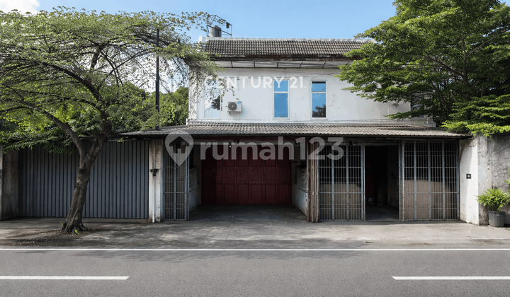 2-Storey Shophouse in Block O Near Jec for Residence and Business