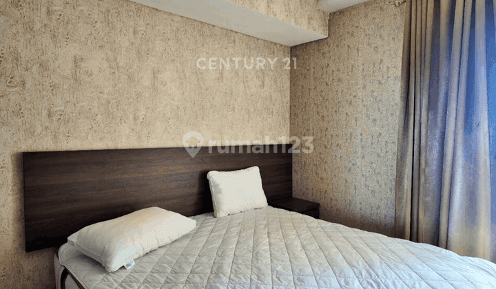 kamar tidur apartemen full furnish view perkotaan