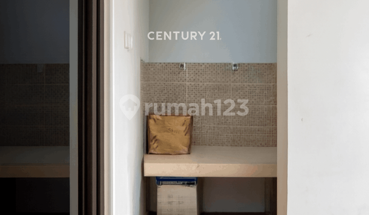 2-Storey Shop House Near Sleman City Hall, Suitable for Office Use