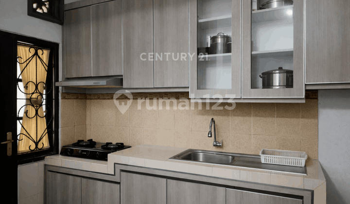 Rumah 2Lt Dalam Perumahan Dekat Budi Mulia Maguwoharjo