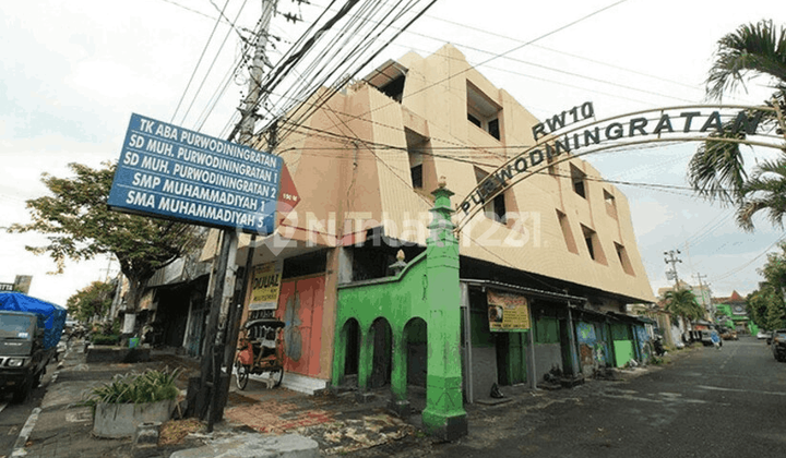 3-Story Shop House on Jl Kh A Dahlan CCK for Souvenir Shop 2