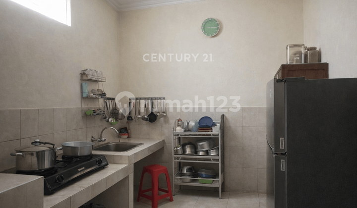 House in Berbah with Granite Flooring and Rice Field View 2