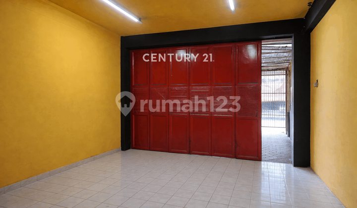 2-Storey Shophouse in Block O Near Jec for Residence and Business 2