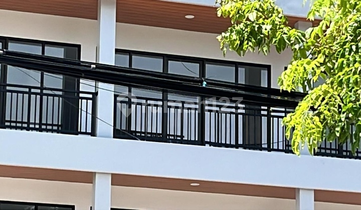 3-Storey Strategic Shop House in Kuta 2