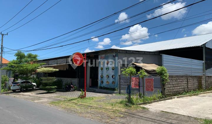 Shop House for Rent in a Strategic Area, Ready for Business 2