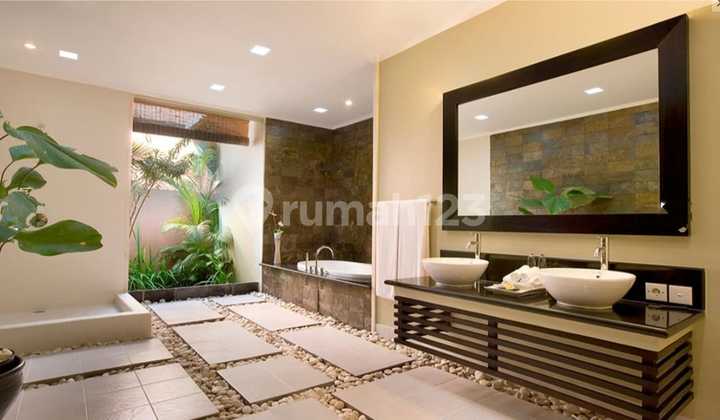 Villa Mewah Fully Furnished di Seminyak yang Semarak – Siap Huni & Cocok untuk Investasi Menguntungkan Villa Mewah Fully Furnished di Seminyak yang Semarak – Siap Huni & Cocok untuk Investasi Menguntungkan