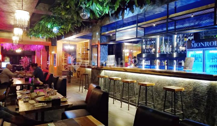Ex Hostel & Resto Bar di Jl. Raya Seminyak Ex Hostel & Resto Bar di Jl. Raya Seminyak