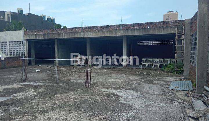 BANGUNAN RESTORAN DALAM PROSES PEMBANGUNAN 1