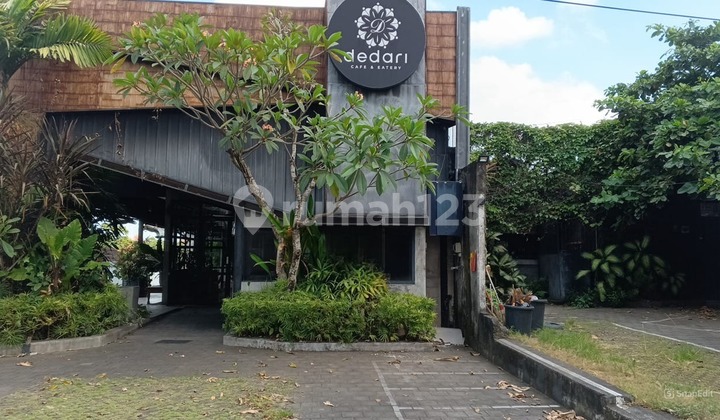 Shop, formerly a restaurant on Jln Raya Kerobokan 1