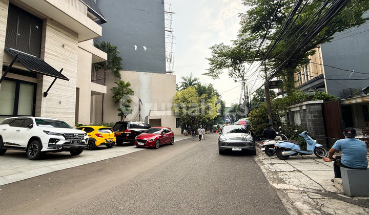 DISEWAKAN RUMAH USAHA DI AREA SCBD