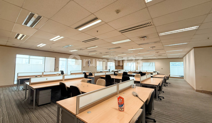 DISEWAKAN OFFICE SPACE EQUITY UKURAN 550M2 FURNISHED SCBD