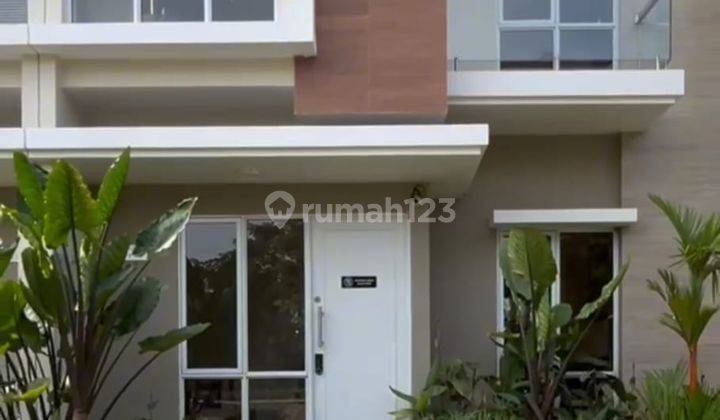 Rumah Siap Huni 2 Lantai Fully Furnished Hoek Depan Taman Swimming Pool 2