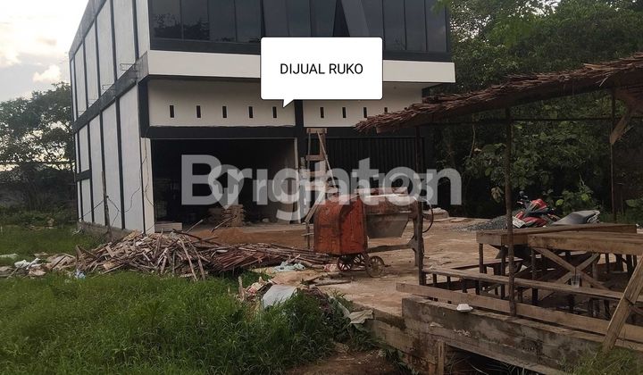 RUKO LUAS 2 PINTU LOKASI PINGGIRAN JALAN RAYA PEMDA PONTIANAK TIMUR 