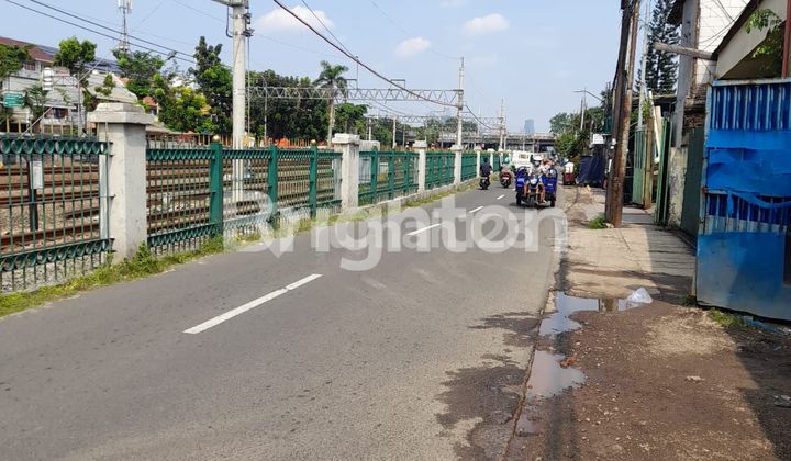 Flood-Free House on Pisangan Street, Pulo Gadung, East Jakarta 2