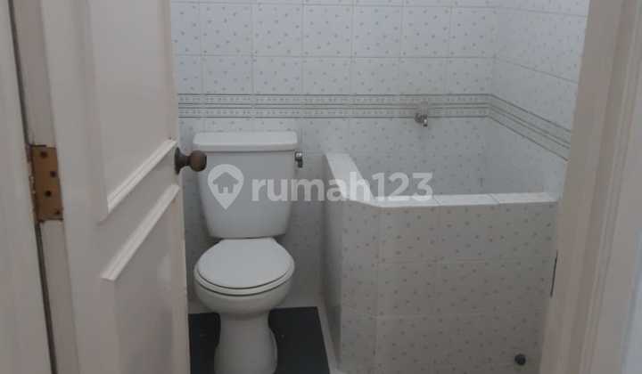 For Rent: Ready-to-Occupy Villa Valensia Pakuwon House Near PTC Lontar