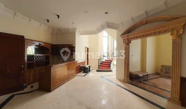 Dijual Cepat Rumah Mewah Permata Buana Hoek Kolam Renang Indoor 2