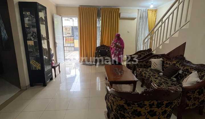 Dijual Cepat Murah Rumah 2 Lantai Metland Puri 8X20 Dekat Tol 2